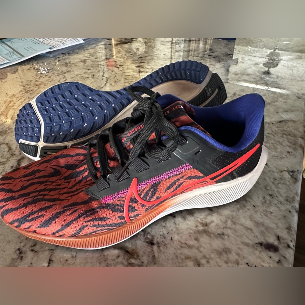 Women’s Sz 9 Nike Air Zoom Pegasus 38 Shoes Animal Burnt sunrise / Habanero Red